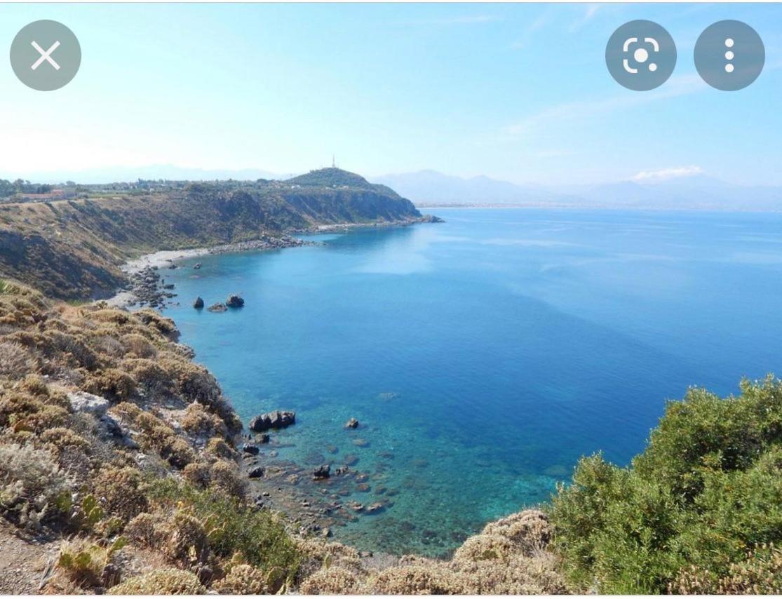 La Casetta Sul Mare Venetico Bagian luar foto